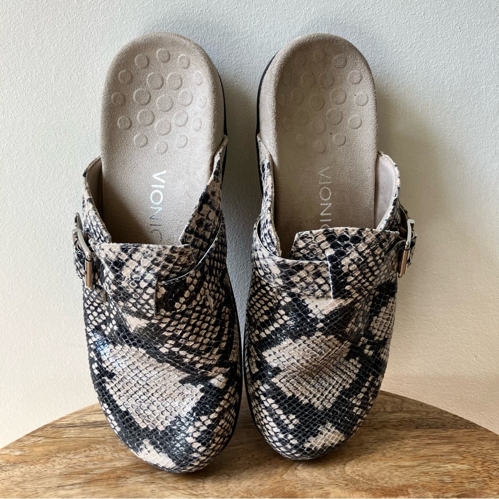 Vionic | Rest Calgary Mule Natural Snake Pattern